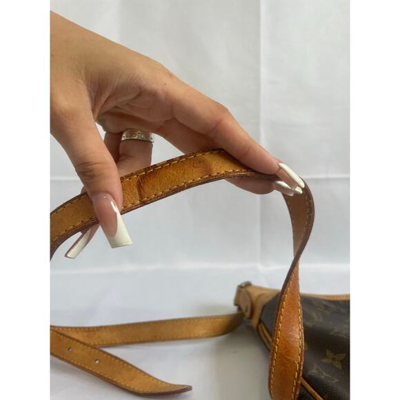 Louis Vuitton Odeon Monogram Leather Crossbody Bag Purse - Picture 7 of 7